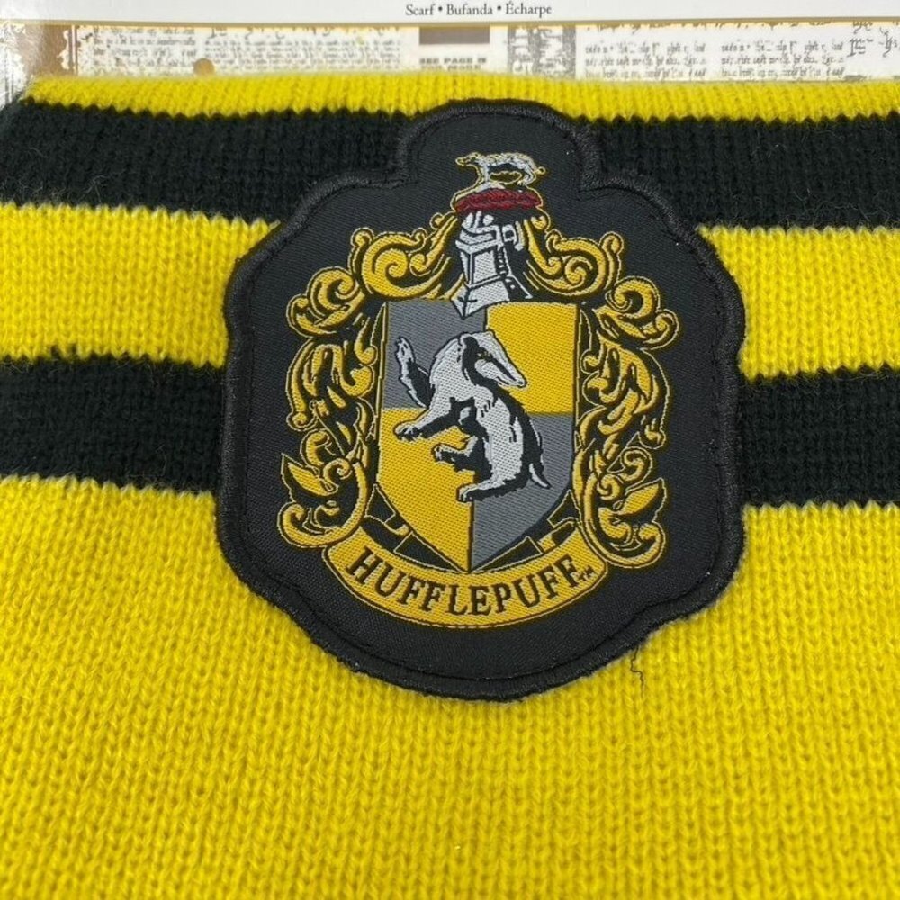 Disguise Kids' Harry Potter Hufflepuff Halloween Costume Scarf One Size - Picture 2 of 4